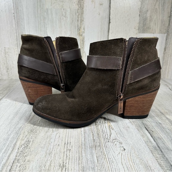 Bussola Reikia Vik Dark Brown Suede Ankle Boots in Ebony #154 - Picture 12 of 13